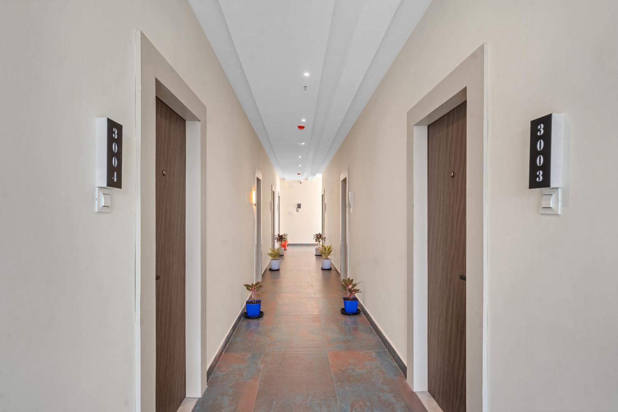 Hotel Sky Land Khammam Exterior foto