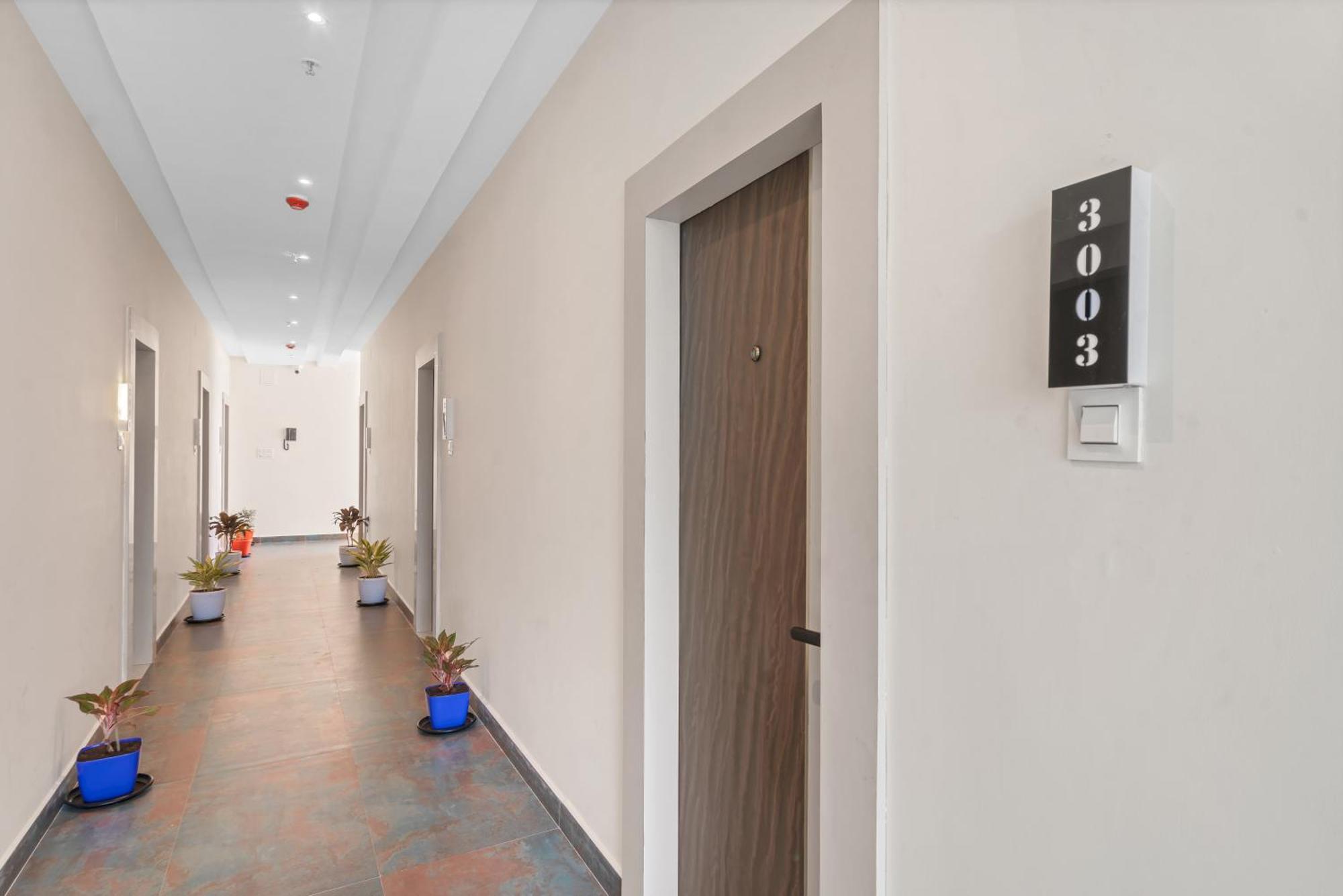 Hotel Sky Land Khammam Exterior foto